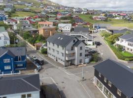 The Bird / Guesthouse / 10 min Walk Downtown, hotel a Tórshavn