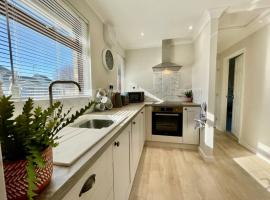 Charming 2 Bedroom Bungalow with open plan living, hotell sihtkohas Felixstowe