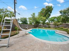 Luxury Pool House Near Lake w Pool Table, hotel din Garland