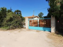 Isuedda, hotel con parcheggio a Marrùbiu