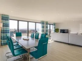8 Challacombe - Luxury Apartment at Byron Woolacombe, only 4 minute walk to Woolacombe Beach!