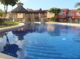 Luxury Home Ixtapa Balcony Pool BBQ AA WIFI 250mbs!