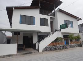 Hotel LA GRAN TORTUGA - ᯤ STARLINK, hotel v destinaci Puerto Villamil
