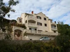 Apartments with parking spaces Postira, Brac - 727