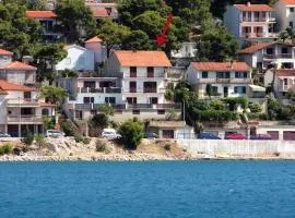 Apartments by the sea Tisno, Murter - 810