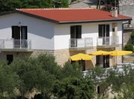 Apartments by the sea Drage, Biograd - 851, hotel in Drage