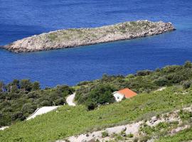 Holiday house with a parking space Dingac - Pristranj, Peljesac - 660, hotel in Trstenik