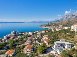 Apartments for families with children Podgora, Makarska - 18920, hotel with parking in Podgora