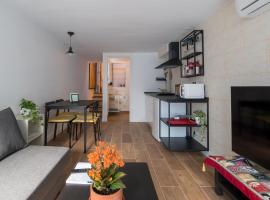 Amplio apartamento independiente con terraza, hotel económico em Brunete
