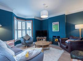 Beautiful Redbrick Home in Ruthin Centre & Parking, hotel v destinaci Ruthin