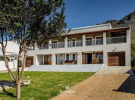 Ark de Triomphe, holiday home in Riebeek-Wes