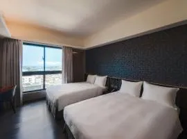 Holiday Inn Express Kaohsiung Love River by IHG