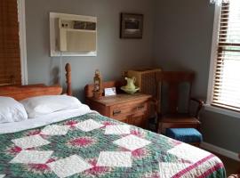 Laughing Heart Lodge, bed and breakfast en Hot Springs