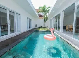Villa Akmali Seminyak Drupadi 2 Bedrooms w/Pool 5mins to Beach