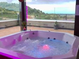 Hotel Boutique Abadia del Maestrat, Hotel mit Whirlpools in Sarratella