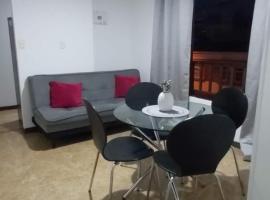 Confortable apartaestudio en excelente ubicación, hotel en Pereira