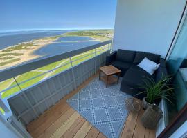 Fewo Lotsenbude mit traumhaftem Blick &uuml;ber die Nordsee Etage 18, kh&aacute;ch sạn ở B&uuml;sum