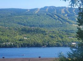 Beautiful suite with superb mountain view.