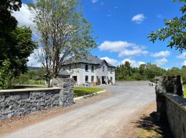 Deerbrook House B&B: Cahir şehrinde bir otel