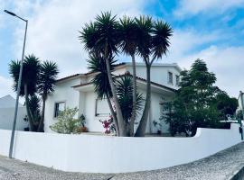 Casa do Canto - Uma casa no campo, perto da praia., golf hotel in Óbidos