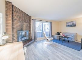 MT Pleasant NW 2 bedrooms Suite 502AB, khách sạn gần Calgary Elks Lodge Golf Club, Calgary