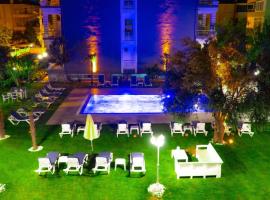 Platanus Hotel Altınoluk، فندق في ألتينولوك