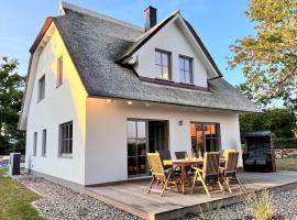 Ferienhaus Svantovit - exklusives Ferienhaus mit Sauna, Whirlpool und Kamin, holiday home in Putgarten