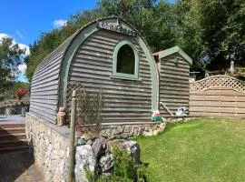 Robins Nest glamping pod North Wales