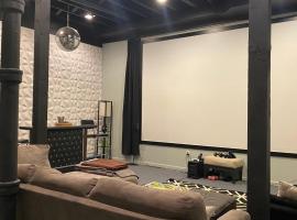 160inch Home Movie Theater- Great for movie night!, smeštaj za odmor u gradu Omaha