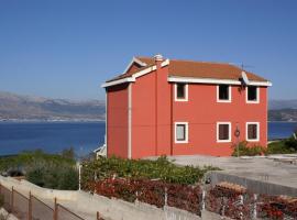 Apartments by the sea Slatine, Ciovo - 1128, hotel a Slatine