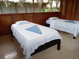 Golden waters Lodges, hotel in Iquitos