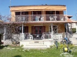 Rooms with a parking space Rovinj - 2245