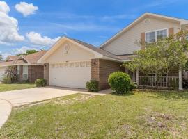 Seaside Sanctuary close to Navarre Beach!, hotel in Navarre