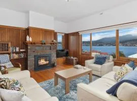 Bellerive Bluff Magic - A Tranquil Panoramic Escape