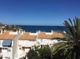 Almadraba with stunning sea view (2 minutes from sea), casă de vacanță din Alicante