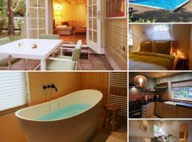 The Sunbird Inn - with luxurious bathroom: Diessen şehrinde bir dağ evi