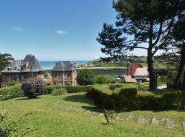Les Pins Maison Vue sur Mer, lavprishotell i Hautot-sur-Mer