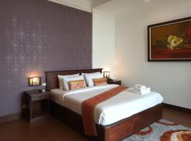 Seasons Riverside Hotel, hotel in Vientiane