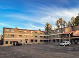 Comfort Inn & Suites Midtown, hotel di Ruidoso