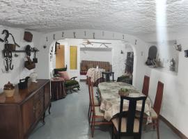 Cueva Navarro, holiday home in Gorafe