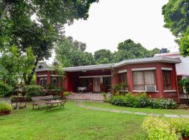 SaffronStays Doon Garden Villa - near Doon School and Mall Road, khách sạn gần Tháp đồng hồ Dehradun, Dehradun