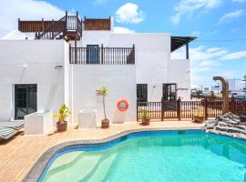 Lanzahost Villa Mimosa, hotel with pools in Punta de Mujeres