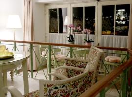 MARVELOSA APARTMENT - Central by the Chain Bridge, hotel vicino alla spiaggia a Budapest