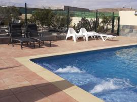 El cortijo de Valverde, khách sạn có hồ bơi ở Lajares