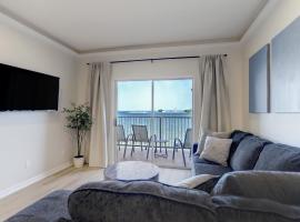 Newly Renovated Waterfront Condo With Sunset Views, lägenhet i Willis