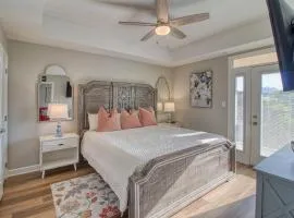 Fantastic Location! River and Mountain Views 2BR/2BA Sleeps 6