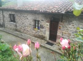 CASA CHANOS, hotel in Cangas del Narcea
