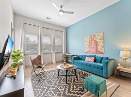 Modern & Chic 1BR Luxury Apts Close to Downtown & Airport, hotel in Austin