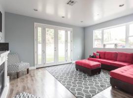 Lake Balboa Modern Glam Charmer, hotel v destinaci Raymer