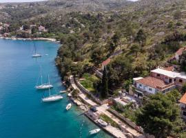 Apartments by the sea Bobovisca na Moru, Brac - 5682, strandleiga í Ložišće